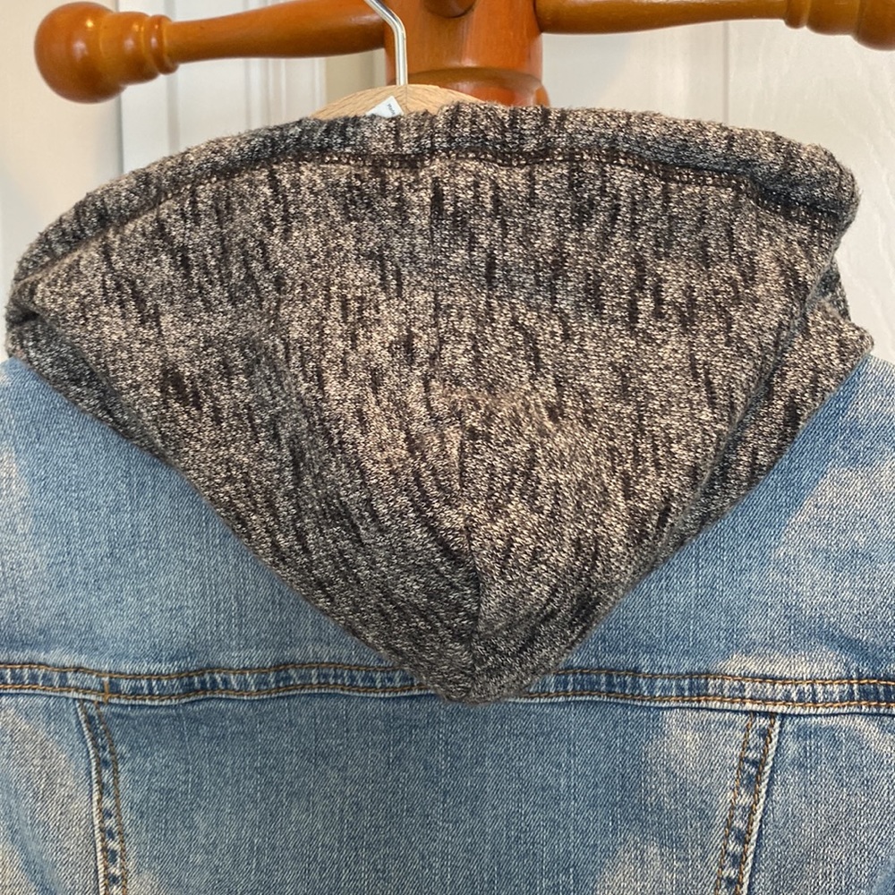 Mossimo Supply co. hooded Jean Jacket - Picture 5 of 9